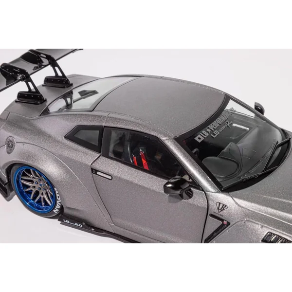 1/18 VOITURE NISSAN GT-R R35 LIBERTY WALK BODY KIT 2.0 ARGENT 2023