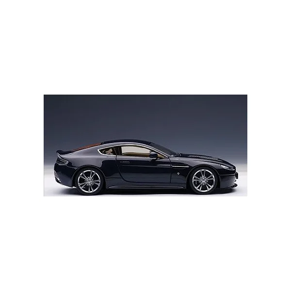 Aston Martin V12 Vantage AutoArt - A70205