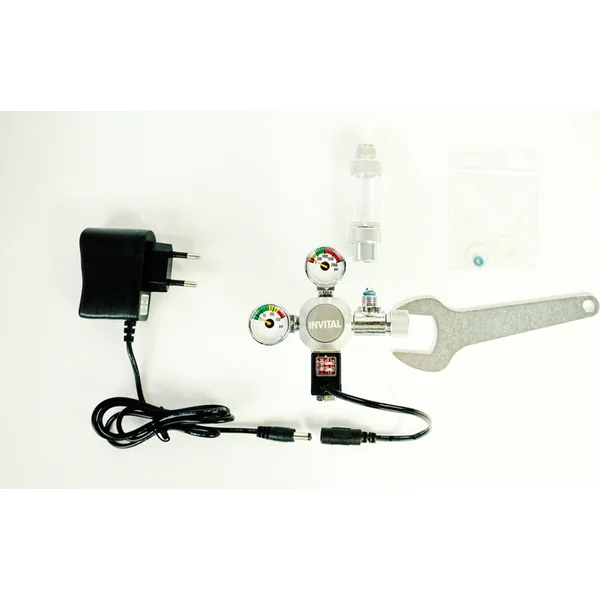 CO2 set Standard avec contrôleur, extinction nocturne, bouteille de 2,1l, accessoires