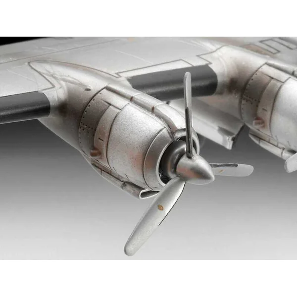 Maquette en plastique avion 03745 - Lockheed L.1049G Super Constellation Lufthansa (1:144)