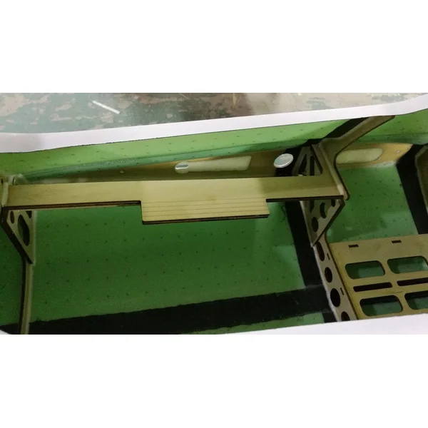 Predator Pilot RC 2.20m Noir / Bleu / Avec train rentrant électrique