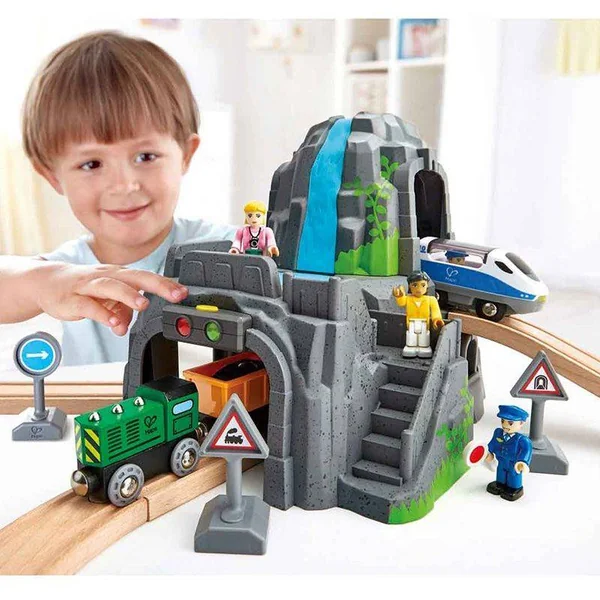 Tunnel de la montagne avec sons et lumière - Hape